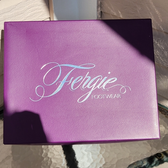 Fergie nude strapy high heel - Picture 4 of 4